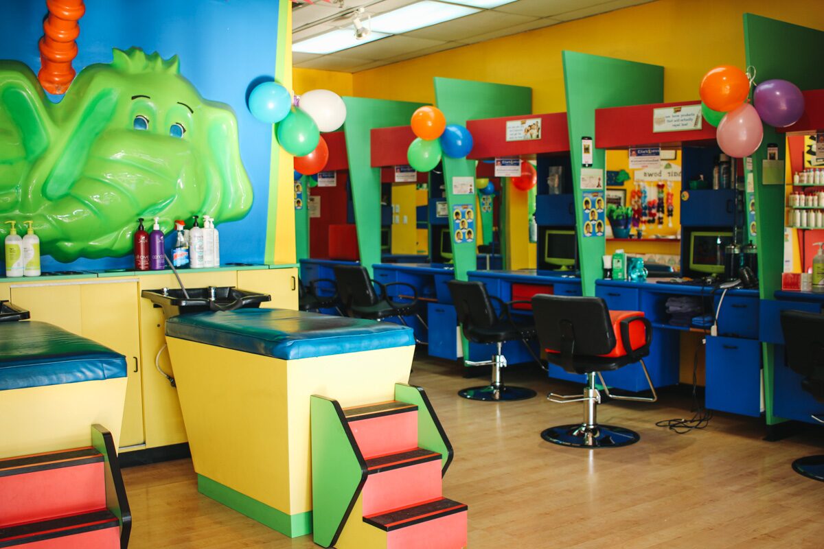 Miami Mom Bloggers go to Cartoon Cuts