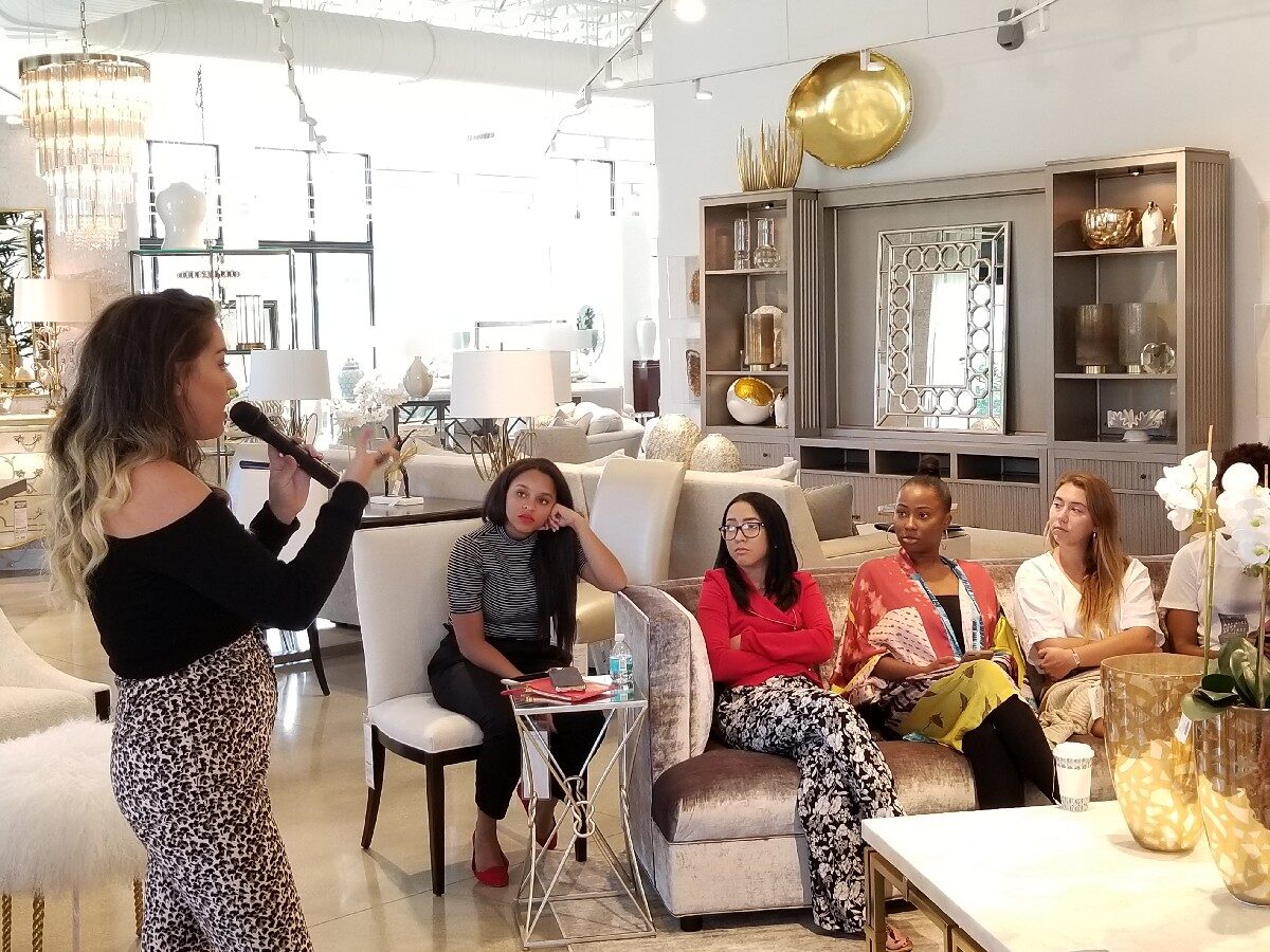 Ft Lauderdale Bloggers get photo posing tips from photographer Bonnie Rodriguez.