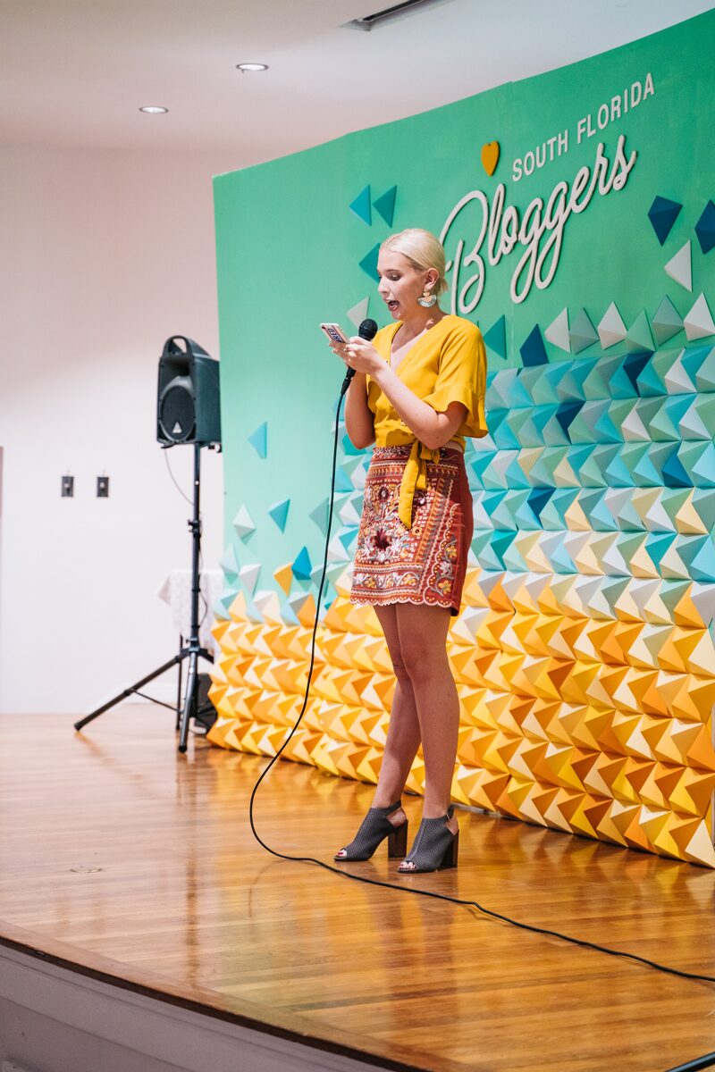 Top Miami Bloggers 2018 - South Florida Blogger Awards - Origami backdrop by Dapper Animals