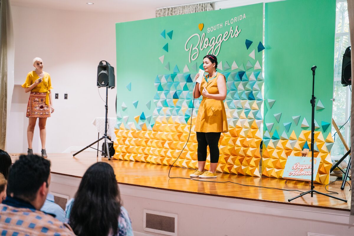 Top Miami Bloggers 2018 - South Florida Blogger Awards - The Blogger Union founder Paola Mendez Origami backdrop by Dapper Animals