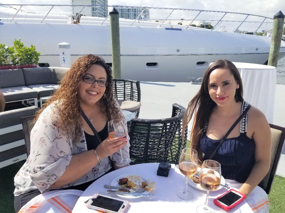 Ft Lauderdale Bloggers met to talk about travel blogging and working with hotels.